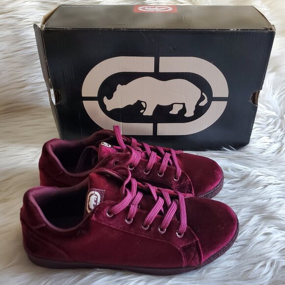 Marc Ecko Unlimited Girl's Wine Red Lace Up Velour Sneaker SZ 4 - Picture 3 of 11